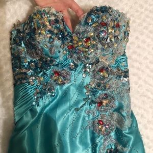 Tony Bowls Strapless Sweetheart Gown